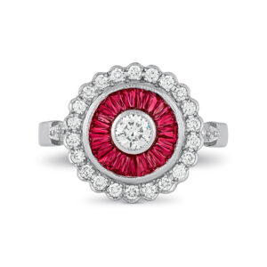 Anillo diseño art-decó en oro blanco, rubíes y diamantes