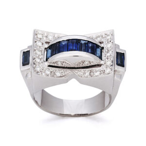 Anillo chevalier en oro blanco, zafiros y diamantes
