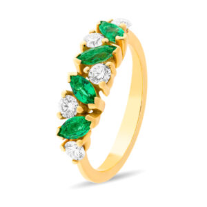 Anillo de oro amarillo, esmeraldas y diamantes