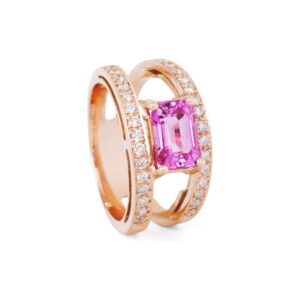 Anillo de oro rosa con zafiro y diamantes